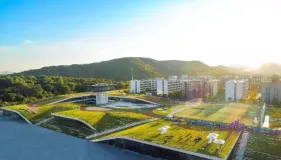 【云栖号案例 | 物联网&人工智能】云栖小镇上云 如何解决城市停车“老大难”？