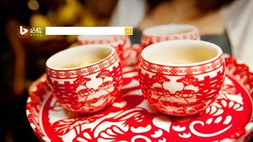 一对来自中国的窗花杯子