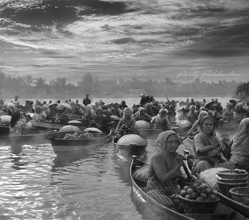 black and white Morning Floating Market